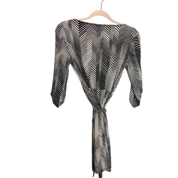 BCBG Art to Wear Retro Black and White Fit and Flare Wrap Dress - Picture 5 of 6